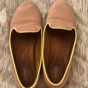 Clarks nude flats with neon yellow outline